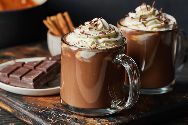 روش های تهیه هات چاکلت با شیر