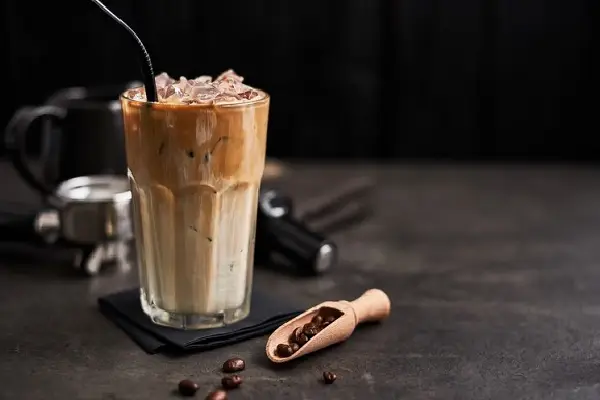 طرز تهیه آیس لاته با دستگاه اسپرسو